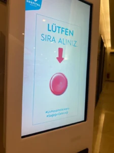 Liv Hospital Kan Alma Sıra Sistemi Bilet Makinesi